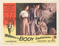 5b0831 INVASION OF THE BODY SNATCHERS LC 1956 scared Kevin McCarthy & Dana Wynter outside cave!