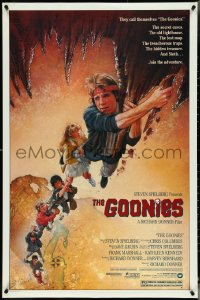 5g0791 GOONIES 1sh 1985 wonderful Drew Struzan art of top cast hanging from stalactite!