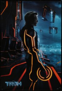 5g1063 TRON LEGACY teaser DS 1sh 2010 Walt Disney, cool CGI image of Jeff Bridges with Identity Disk!