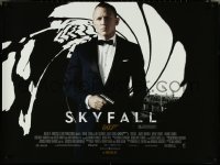 5h0342 SKYFALL DS British quad 2012 cool image of Daniel Craig as Bond with gun, the newest 007!