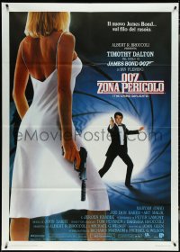 5h0167 LIVING DAYLIGHTS Italian 1p 1987 Tim Dalton as James Bond & sexy Maryam d'Abo w/gun!