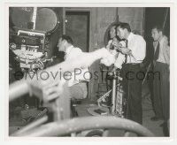 5j1752 DRAGNET candid TV 8.25x10 still 1950s star/director Jack Webb on set with cameramen!