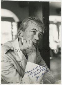 5j0181 JOHN HUSTON signed deluxe 7.75x10.75 still 1961 close up of the director making The Misfits!