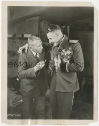 5j1805 MERRY WIDOW candid 8x10.25 still 1925 Erich von Stroheim tells a funny story to John Gilbert!