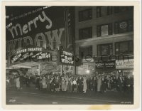 5j1806 MERRY WIDOW candid 8x10.25 still 1934 crowded Astor Theatre front at the premiere by Apeda!