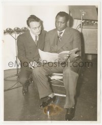 5j1816 PAUL ROBESON 8x10 radio still 1940 going over Ballad for Americans lyrics with composer!