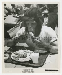 5j1819 PLANET OF THE APES candid 8x10 still 1968 great c/u of extra in ape costumes eating lunch!