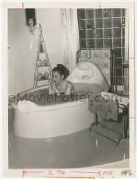 5j1822 PRINCESS O'ROURKE 7x9.25 news photo 1943 worried Olivia de Havilland in cool ornate bathtub!