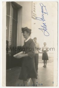 5j0236 IDA LUPINO signed 4x6 photo 1941 great candid photo of her walking on the street!