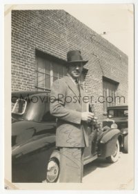 5j0238 MELVYN DOUGLAS signed 3x5 photo 1930s candid c/u standing by car beside brick building!