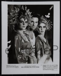 5j0601 BIG TROUBLE IN LITTLE CHINA presskit w/ 5 stills 1986 Kurt Russell, Kim Cattrall, Carpenter!