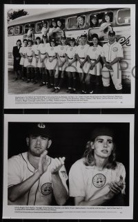 5j0611 LEAGUE OF THEIR OWN presskit w/ 18 stills 1992 Tom Hanks, Madonna, women's baseball!