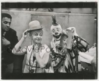 5r1772 FEDERICO FELLINI/GIULIETTA MASINA 8x10 still 1957 in Clown Alley at Madison Square Garden!