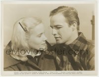 5r1812 ON THE WATERFRONT 8x10.25 still R1959 c/u of Marlon Brando & Eva Marie Saint, Elia Kazan!