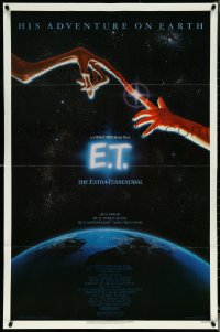 5r0447 E.T. THE EXTRA TERRESTRIAL studio style 1sh 1983 Steven Spielberg, John Alvin art over Earth!