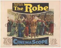 5r1403 ROBE LC #8 1953 giant Victor Mature as Demetrius standing in crowd of cheering men!