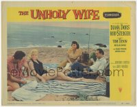 5r1505 UNHOLY WIFE LC #2 1957 Diana Dors on beach with Rod Steiger, Marie Windsor & Joe de Santis!