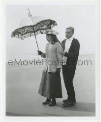 5t1363 RYAN'S DAUGHTER candid 8.25x10 still 1970 David Lean with Sarah Miles on beach with umbrella!