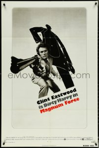 5t1044 MAGNUM FORCE 1sh 1973 best image of Clint Eastwood is Dirty Harry pointing his huge gun!