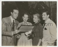 5y1623 DIAL M FOR MURDER candid 7.75x9.5 still 1954 Maureen O'Hara visits Grace Kelly & Ray Milland!