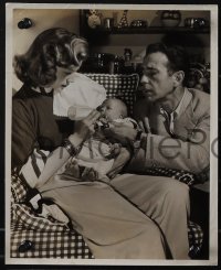 5y1863 HUMPHREY BOGART/LAUREN BACALL 2 8x10 stills 1950s the couple at home with son!