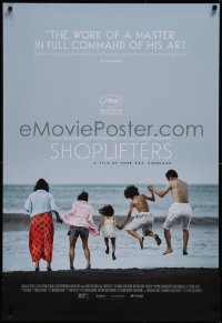 5z0581 SHOPLIFTERS DS 1sh 2018 Hirokazu Koreeda's Manbiki Kazoku, ocean beach image with cast!