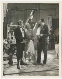 6b1164 BECKY SHARP candid 8x10.25 still 1935 Miriam Hopkins, Hardwicke & Mamoulian on set by Rhodes!