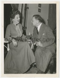 6b1168 BETTE DAVIS/W. SOMERSET MAUGHAM 7x9.25 news photo 1940s meeting years after Of Human Bondage!