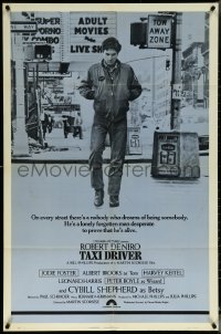 6b1043 TAXI DRIVER int'l 1sh 1976 image of Robert De Niro walking in New York City, Martin Scorsese!