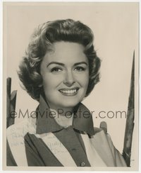 6t0082 DONNA REED signed 8x10 TV still 1961 great head & shoulders portrait in The Donna Reed Show!