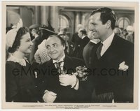 6t1550 FOREIGN CORRESPONDENT 8x10.25 still 1940 Joel McCrea & Laraine Day w/ big smiles, Hitchcock!