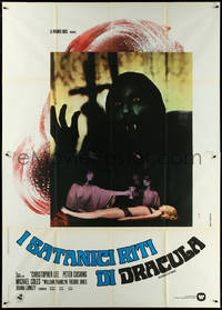 6t0292 SATANIC RITES OF DRACULA Italian 2p 1974 different image of Count Dracula & his Vampire Bride!