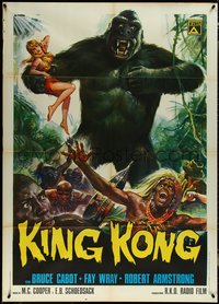 6y0139 KING KONG Italian 1p R1973 best Casaro art of the giant ape carrying sexy Fay Wray!