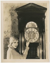 7b1482 BILLIE DOVE 8x10.25 still 1928 watching the clock making sure she won't miss the New Year!