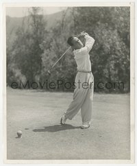 7b1409 HUMPHREY BOGART 8.25x10 still 1937 Schuyler Crail candid, driving his golf ball!