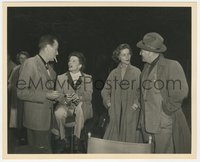 7b1414 HUMPHREY BOGART/LAUREN BACALL/KATHARINE HEPBURN/SPENCER TRACY deluxe 8x10 still 1951 candid!