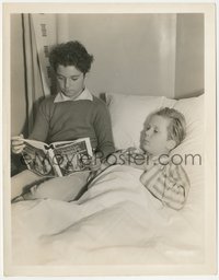 7b1393 JACKIE COOPER/TAD ALEXANDER 8x10.25 still 1933 Tad reads to Jackie after appendix operation!