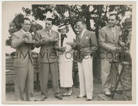 7b1419 JAMES CAGNEY/JOE E. BROWN 7x9 news photo 1935 with three others at Pat O'Brien's barbecue!