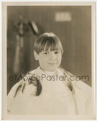 7b1465 JOHNNY GET YOUR HAIR CUT 8x10.25 still 1927 Jackie Coogan getting his first real haircut!