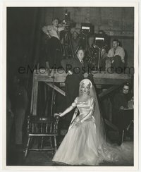 7b1378 MARRIAGE IS A PRIVATE AFFAIR candid 8.25x10 still 1944 Lana Turner with director on set!