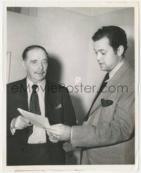 7b1493 ORSON WELLES/H.G. WELLS 8.25x10 still 1938 the two legends discussing War of the Worlds!