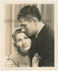 7b1446 REBECCA 8.25x10 still 1940 c/u of Laurence Olivier embracing Joan Fontaine, Alfred Hitchcock!