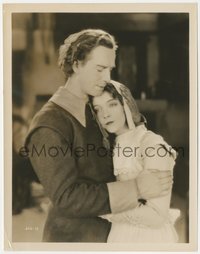 7b1468 SCARLET LETTER 8x10.25 still 1926 Lillian Gish as Hester Prynne c/u embracing Lars Hanson!