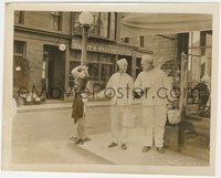 7b1469 SECOND HUNDRED YEARS 8x10 still 1927 Hardy watches Laurel paint Dorothy Coburn on street!