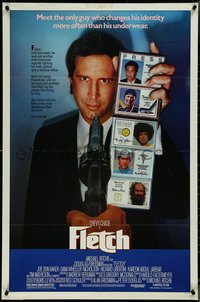 7b0438 FLETCH 1sh 1985 Michael Ritchie, wacky detective Chevy Chase has gun pulled on him!