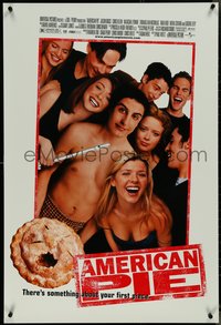 7c0231 AMERICAN PIE DS 1sh 1999 Jason Biggs, Chris Klein, Tara Reid, wacky teen comedy!