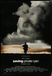 7c0554 SAVING PRIVATE RYAN DS 1sh 1998 Spielberg, Hanks, soldier on hill in front of clouds!