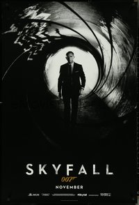 7c0569 SKYFALL teaser DS 1sh 2012 November style, Daniel Craig as James Bond standing in gun barrel!