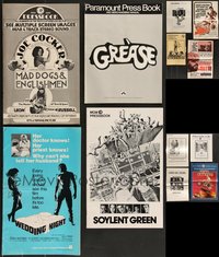 7d0204 LOT OF 12 UNCUT PRESSBOOKS 1970s great advertising for a variety of different movies!