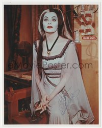 7f0071 YVONNE DE CARLO signed color 8x10 REPRO photo 1990s great close portrait as Lily Munster!